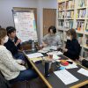 店長会議で意見交換中