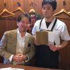 コラムニストの泉麻人さんと たこ梅本店の安藤さん