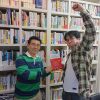 「利益が見える戦略MQ会計」を上原さんに贈呈